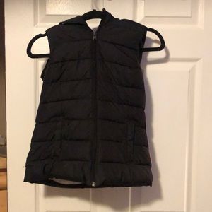 Black puffer vest